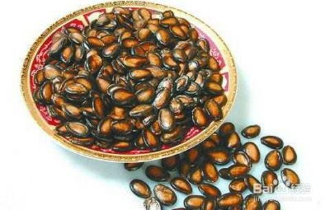 吃瓜群众嗑西瓜子,吃瓜群众嗑西瓜子的欢乐时光