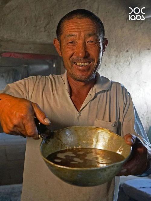 吃瓜群众嗑西瓜子,吃瓜群众嗑西瓜子的欢乐时光